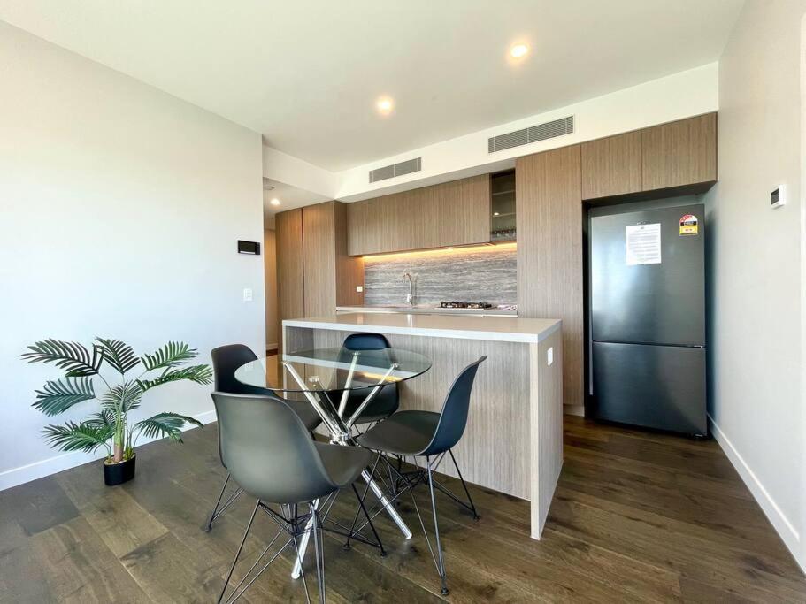 Broadbeach Luxury Casino Riverview Skyline 2bedroom Apt 48f Gold Coast