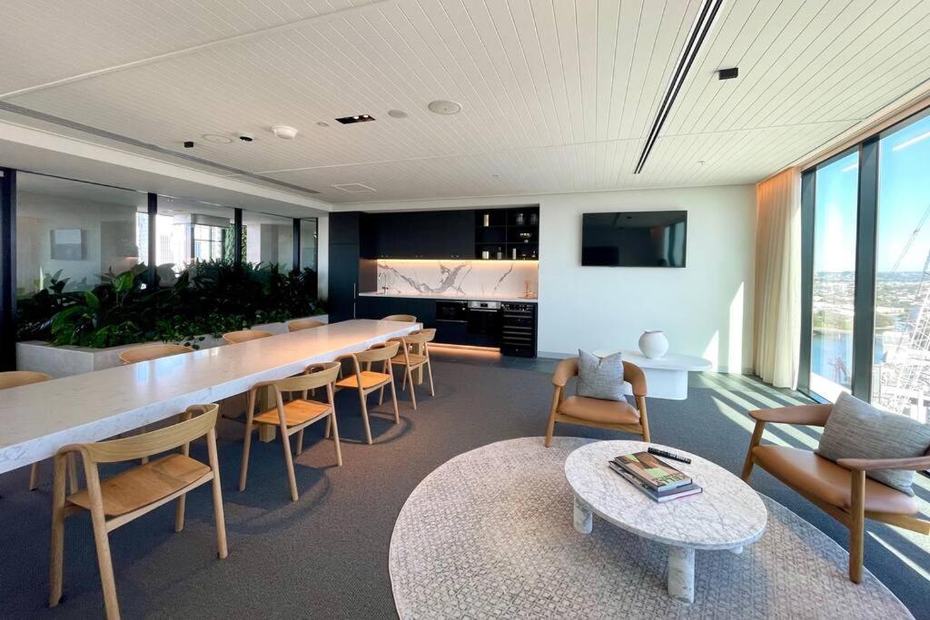 Broadbeach Luxury Casino Riverview Skyline 2bedroom Apt 48f Apartment